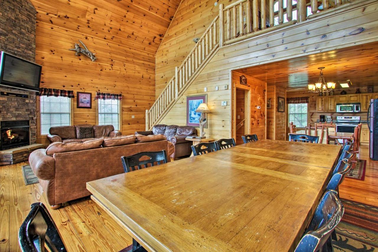 Expansive Gatlinburg Cabin Hot Tub, Deck And Grill! Exterior foto