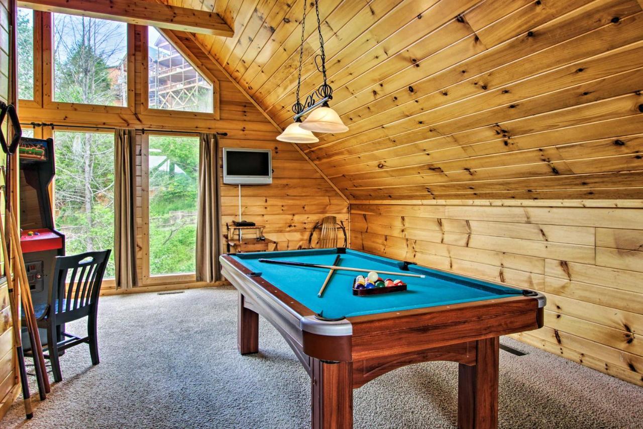 Expansive Gatlinburg Cabin Hot Tub, Deck And Grill! Exterior foto